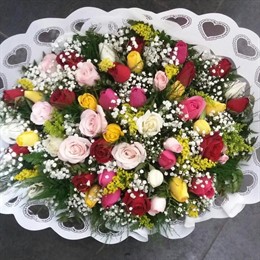 Bouquet 50 rosas coloridas 